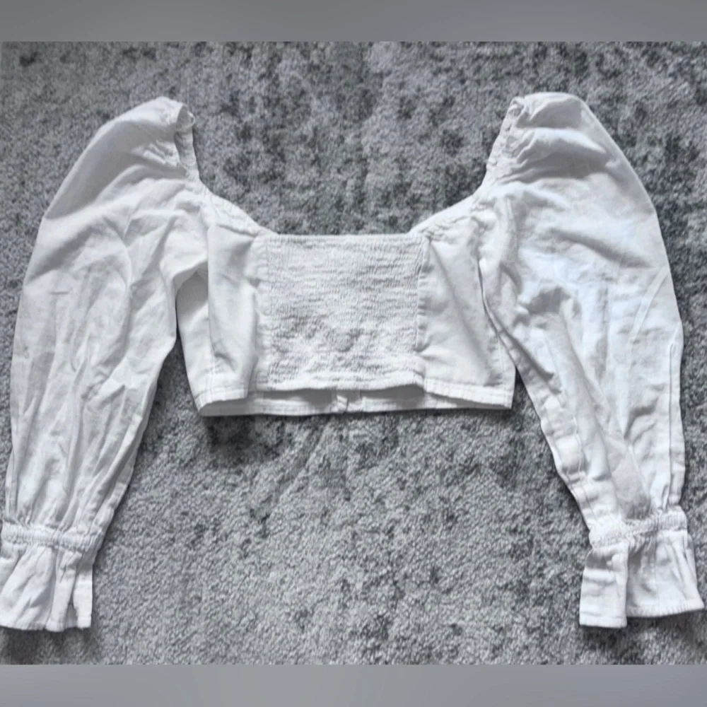 NWT urban outfitters 100% cotton long sleeve white blouse Size: Large - Picture 3 of 5